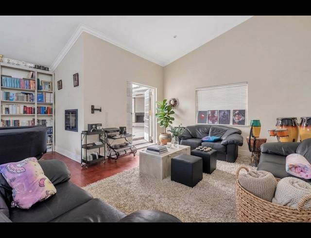 4 BEDROOM HOUSE FOR SALE IN EMMARENTIA